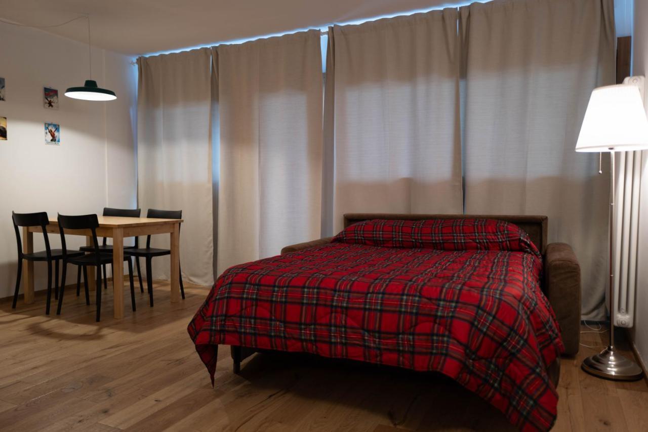 White Escape Apartment วัลตูร์นอนช์ ภายนอก รูปภาพ